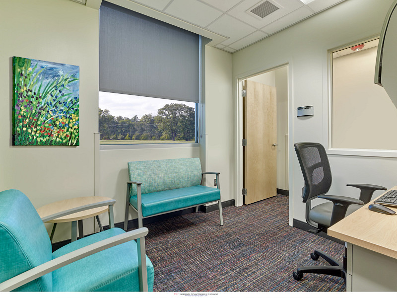 RosevillePediatrics_PatientRoom_SolticeMetal_ImpressUltra